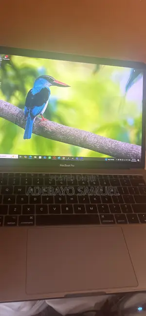 Apple MacBook Pro 2017 8GB RAM, Intel Core i5, 32GB SSD