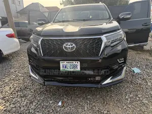Toyota Land Cruiser Prado 2017 Baƙi