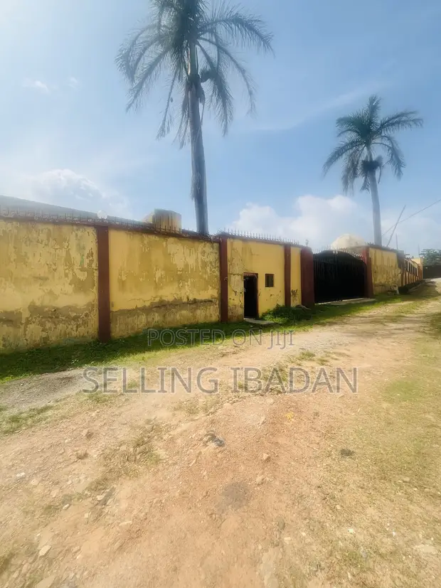 21-Room Hotel for Sale in Ashi, Ibadan - 1