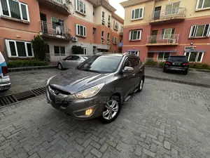 Hyundai Tucson GLS FWD SUV 2012