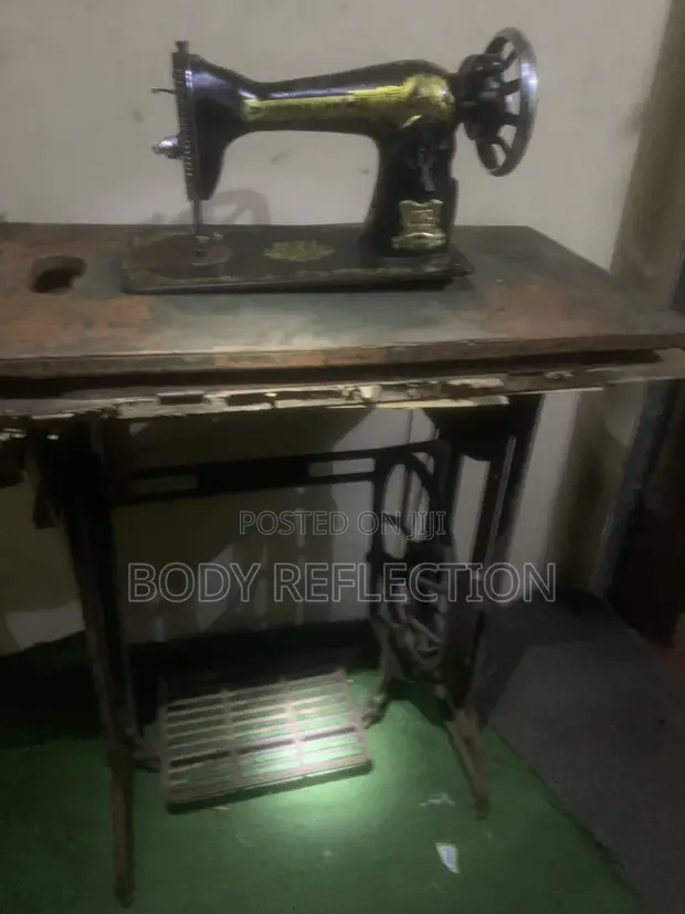 Used Manual Sewing Machine - 1