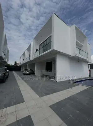 4-Bedroom Townhouse/Terrace don haya a Ikota, Lekki