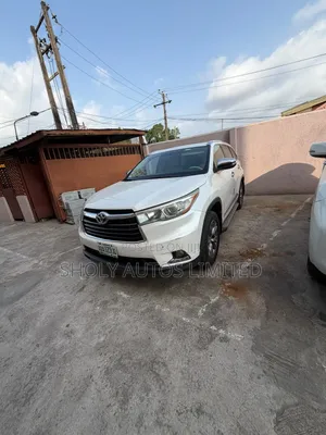 2016 Toyota Highlander XLE V6 4x4 Fari