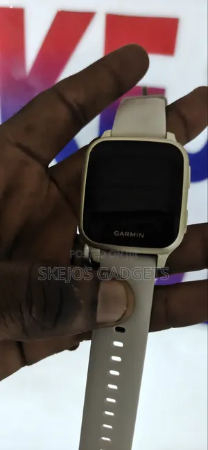 Garmin Venu Sq GPS Smartwatch (An Amfani)