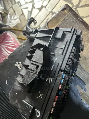 Ford Explorer Outer Fuse Box (2011-2014)