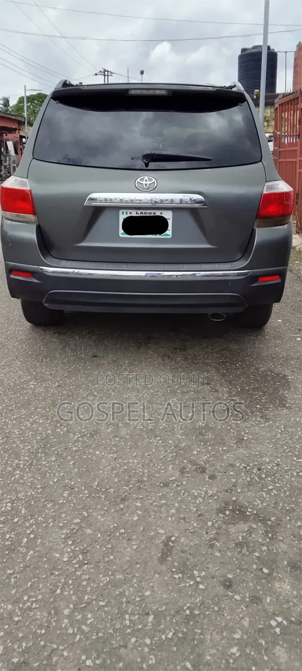 Toyota Highlander 2013 Grey - 1