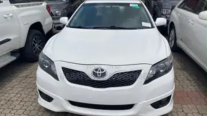 Toyota Camry SE Sedan ta 2010