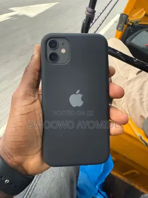 Apple iPhone 11 128GB Baki