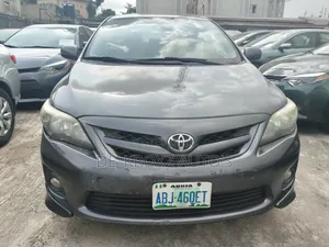 2013 Toyota Corolla LE Sedan