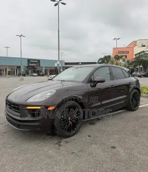 Porsche Macan GTS AWD 2025 Burgundy