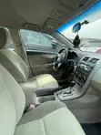 Toyota Corolla 2011 White - 3