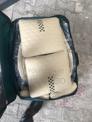 Tufafin Zama Na Fata Na Asali Na Toyota Venza