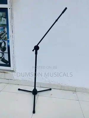 Tsayayyen Mic Mai Kafa 3