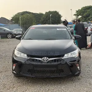Toyota Camry SE Sedan 2016