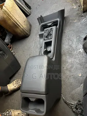 Tsakiyar Console na Toyota Tacoma (2017-2020) Mai Amfani