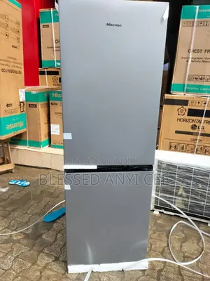 Sabon Hisense 225L Fridge Mai Freezer A Ƙasa