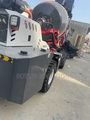 Brand New Self Load Mobile Mixer