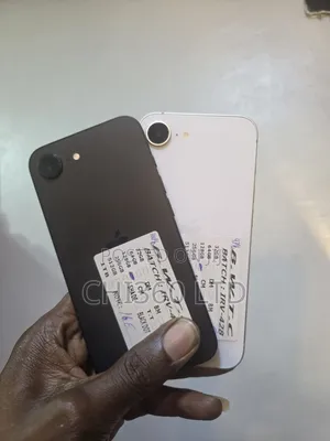 Apple iPhone 16e 128GB Baki