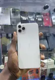 Apple iPhone 11 Pro Max 64GB White - 1
