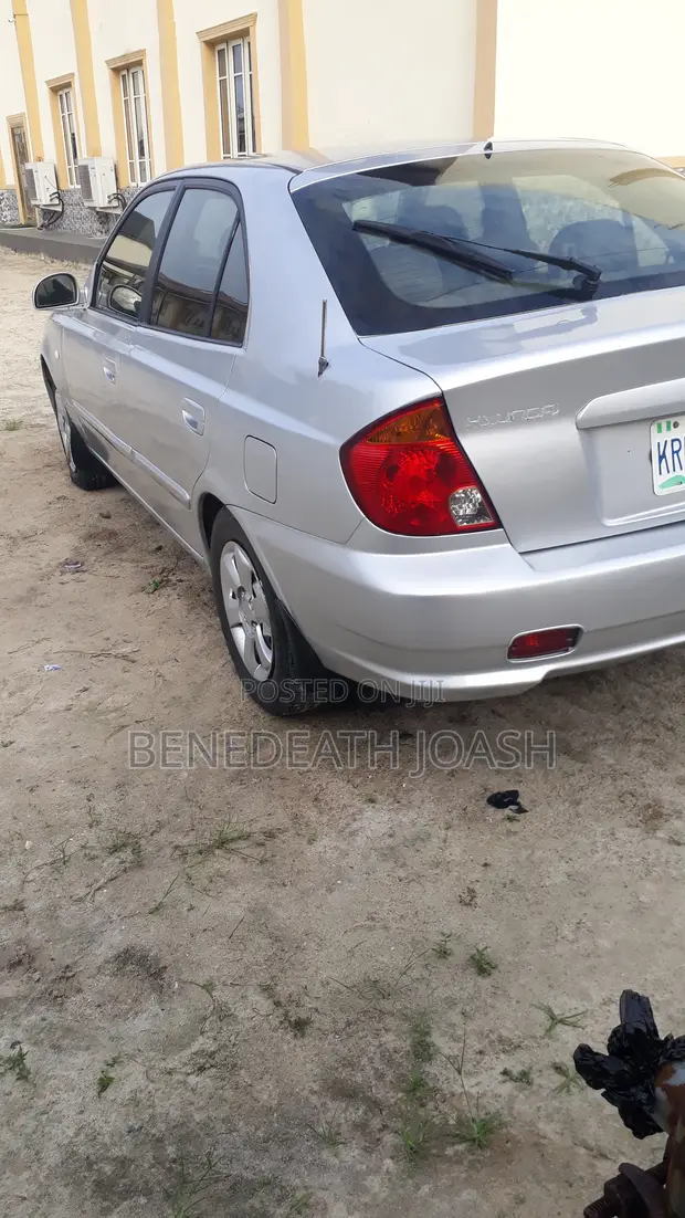 Hyundai Accent 2004 Gray - 1