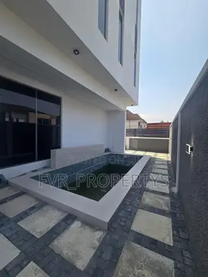 6-Bedroom Duplex Don Sayarwa a Ikate, Lekki Phase 1
