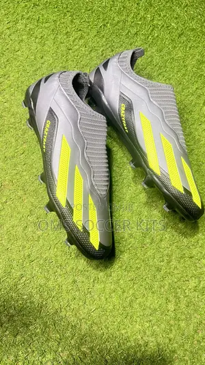 Takalman Kwallon Kafa na Adidas Crazyfast Laceless (Lambar 47)