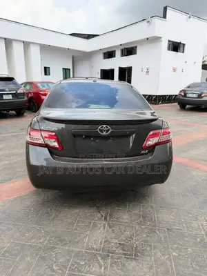 Toyota Camry XLE 2010