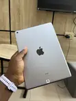 Apple iPad 9.7 (Gen 6) 32GB Grey - 1