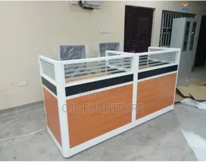 Modern 2-Person Office Workstation Desk Tare da Glass Partitions