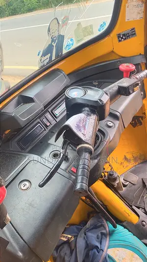 TVS 2023 Three-Wheeler - Yellow