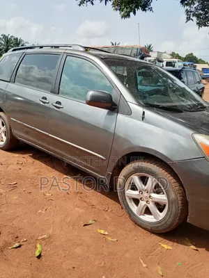 Toyota Sienna 2004 Grey