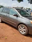 Toyota Sienna 2004 Grey - 1