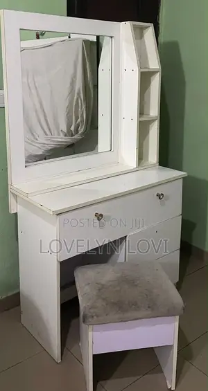 Home Interiors Dressing Mirror with Side Stool