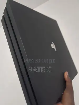 PlayStation 4 Pro (PS4 Pro) 1TB with 1 Controller