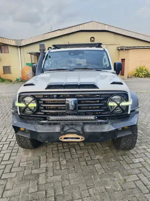Tank 300 2021 Fari