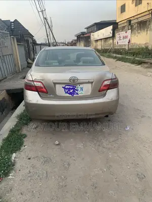 Toyota Camry LE Zinare 2009