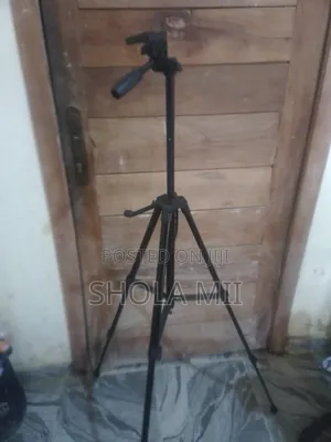 Brand New Tripod Stand