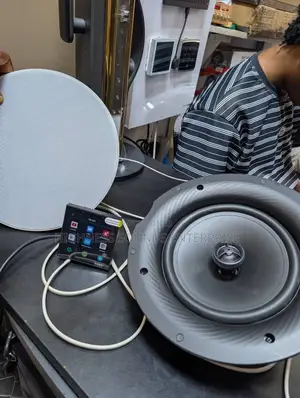 4-inch Smart In-Wall Amplifier tare da 2x 100W Frameless Ceiling Speakers