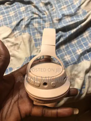 JBL Wireless Over-Ear Headphones