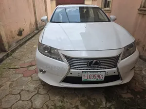 Lexus ES 350 FWD 2013 Fari