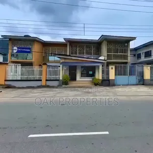 Gidan Semi-Detached 4 Bedroom Don Amfani da Ofis - Old GRA