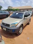 Toyota RAV4 2003 Gold SUV - 1
