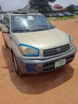 Toyota RAV4 2003 Gold SUV - 2