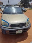 Toyota RAV4 2003 Gold SUV - 3