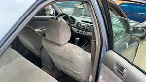 Toyota Camry LE 2003 Shuɗi