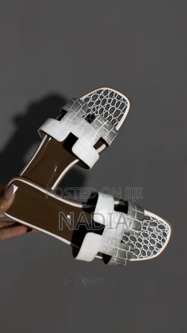 Luxury Handbag & Slides Set - Grey/White Crocodile Effect - 1