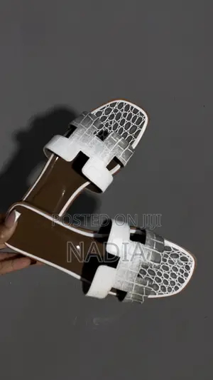 Luxury Handbag & Slides Set - Grey/White Crocodile Effect