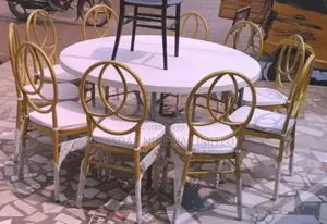 Royal Banquet Al'amuran Daure Da Tebur (Sabon Abu)