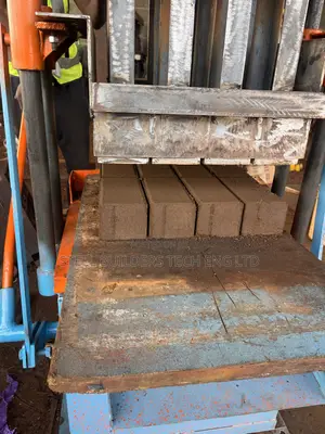 ST4 Block Moulding Machine - Concrete Block & Interlock
