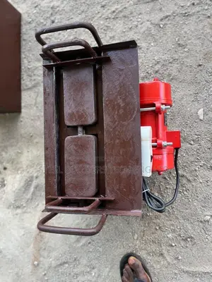 Hand Held Block Machine with Vibrator
